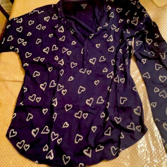 NWT LOVE by gap Long sleeve Shirtirt NWT size medium Hundred percent cotton - Picture 1 of 4